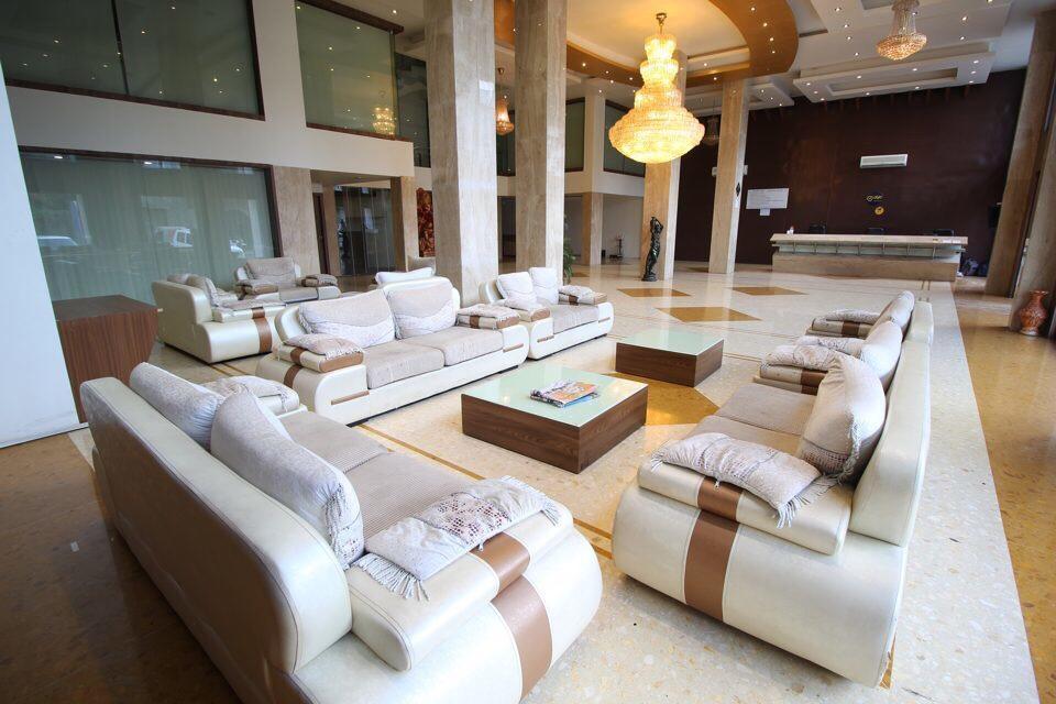 ראג'קוט Hotel The Evergrand Palace מראה חיצוני תמונה